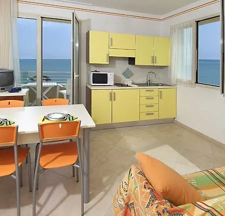 Levante 4*