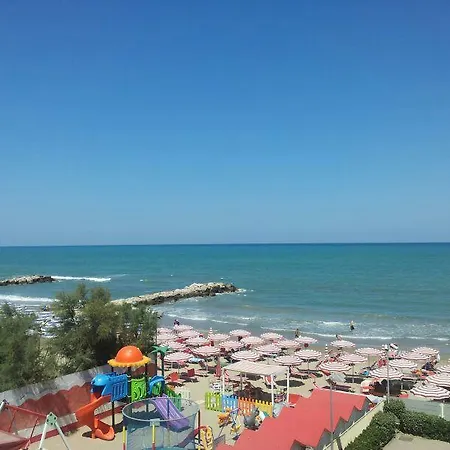 Levante 4*