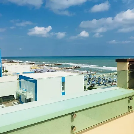 Levante 4*