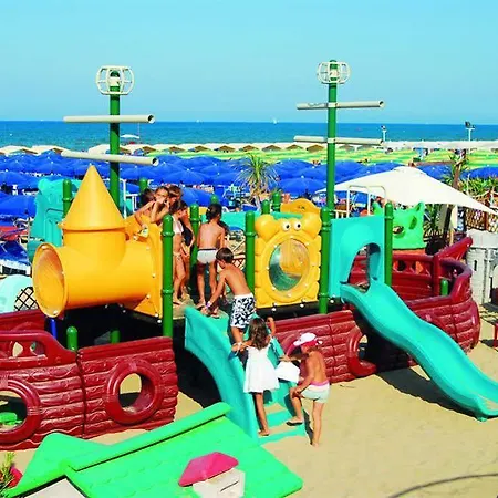 Levante Aparthotel 4*